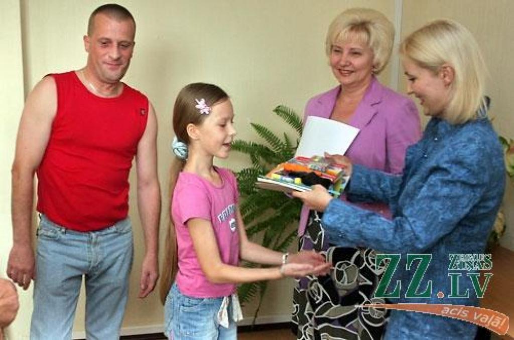 Šonedēļ noslēdzās labdarības akcija «Padalies!», kuras mērķis bija palīdzēt sagatavoties jaunajam mācību gadam Jelgavas daudzbērnu ģimenēm un vēl trim ģimenēm, kuru mājokļi tika izpostīti ugunsgrēkā. Noslēguma pasākumā 15 bērni no septiņām...