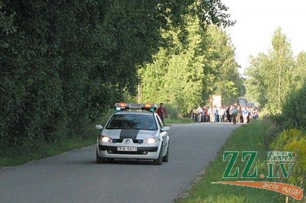 Pirmdien ap pulksten 7.30 Rīgā sākās Latvijas Pareizticīgās baznīcas Rīgas Svētās Trijādības Pārdaugavas pareizticīgo draudzes rīkots Krusta gājiens. Šogad svētceļnieku rindās bija arī viesi no Parīzes - kādas Francijas galvaspilsētas...