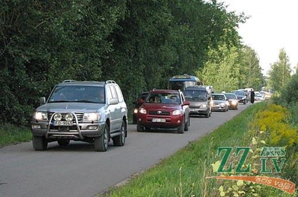 Pirmdien ap pulksten 7.30 Rīgā sākās Latvijas Pareizticīgās baznīcas Rīgas Svētās Trijādības Pārdaugavas pareizticīgo draudzes rīkots Krusta gājiens. Šogad svētceļnieku rindās bija arī viesi no Parīzes - kādas Francijas galvaspilsētas...