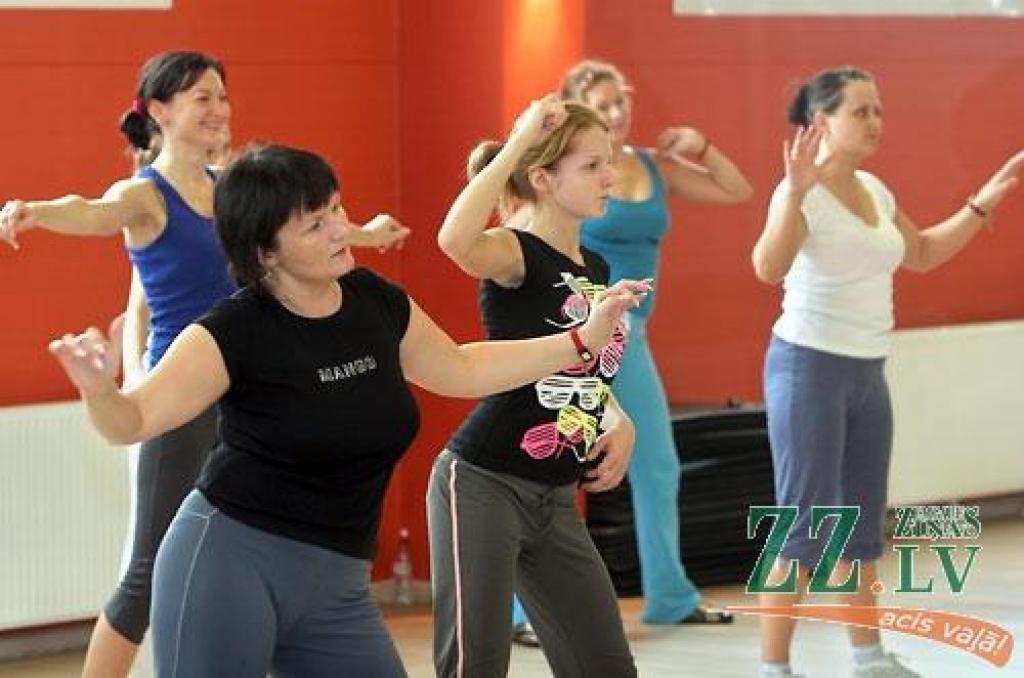 Iesaistoties akcijā «Esi aktīva, Latvija!», arī Jelgavas sporta un fitnesa klubā «Fitland» sestdien apmeklētājiem tika piedāvāta bezmaksas praktisko un teorētisko sporta un aktīvās atpūtas nodarbību programma. Atvērto durvju dienā ikviens...