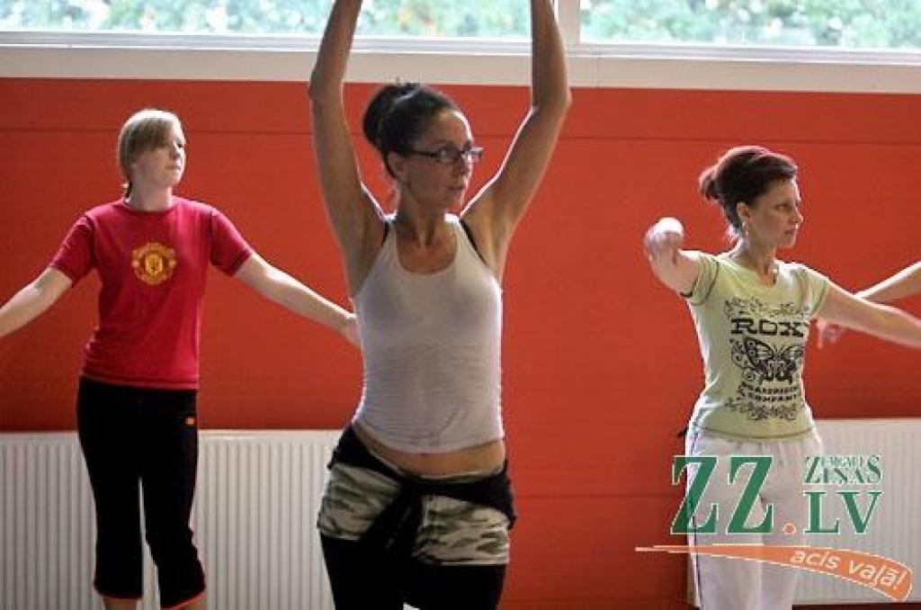 Iesaistoties akcijā «Esi aktīva, Latvija!», arī Jelgavas sporta un fitnesa klubā «Fitland» sestdien apmeklētājiem tika piedāvāta bezmaksas praktisko un teorētisko sporta un aktīvās atpūtas nodarbību programma. Atvērto durvju dienā ikviens...