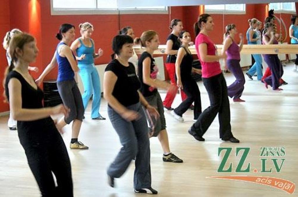 Iesaistoties akcijā «Esi aktīva, Latvija!», arī Jelgavas sporta un fitnesa klubā «Fitland» sestdien apmeklētājiem tika piedāvāta bezmaksas praktisko un teorētisko sporta un aktīvās atpūtas nodarbību programma. Atvērto durvju dienā ikviens...