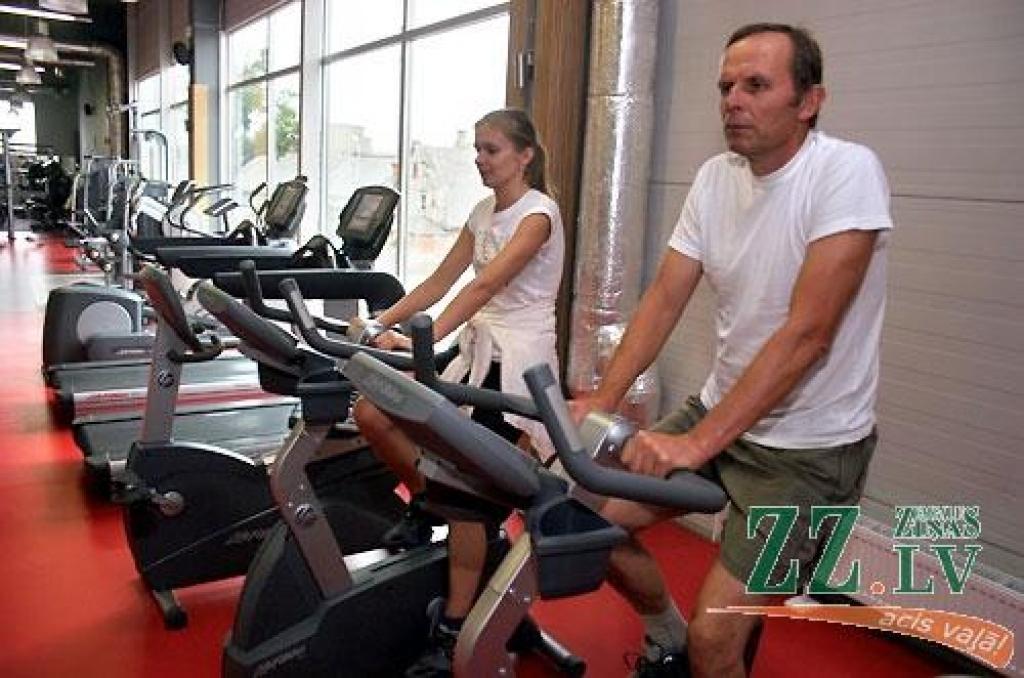 Iesaistoties akcijā «Esi aktīva, Latvija!», arī Jelgavas sporta un fitnesa klubā «Fitland» sestdien apmeklētājiem tika piedāvāta bezmaksas praktisko un teorētisko sporta un aktīvās atpūtas nodarbību programma. Atvērto durvju dienā ikviens...