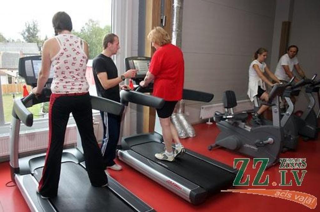 Iesaistoties akcijā «Esi aktīva, Latvija!», arī Jelgavas sporta un fitnesa klubā «Fitland» sestdien apmeklētājiem tika piedāvāta bezmaksas praktisko un teorētisko sporta un aktīvās atpūtas nodarbību programma. Atvērto durvju dienā ikviens...