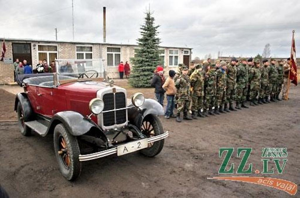 Līvbērzes pagasta Vārpas ciemā, kas atrodas Jelgavas ziemeļu pievārtē, sestdien, 21.novembrī, atklāja piemiņas akmeni Artūra Kēlera bataljonam, kurš 1919.gada 20. un 21.novembrī ieņēma Jelgavu no Kalnciema puses. Šeit bija sapulcējies jau...