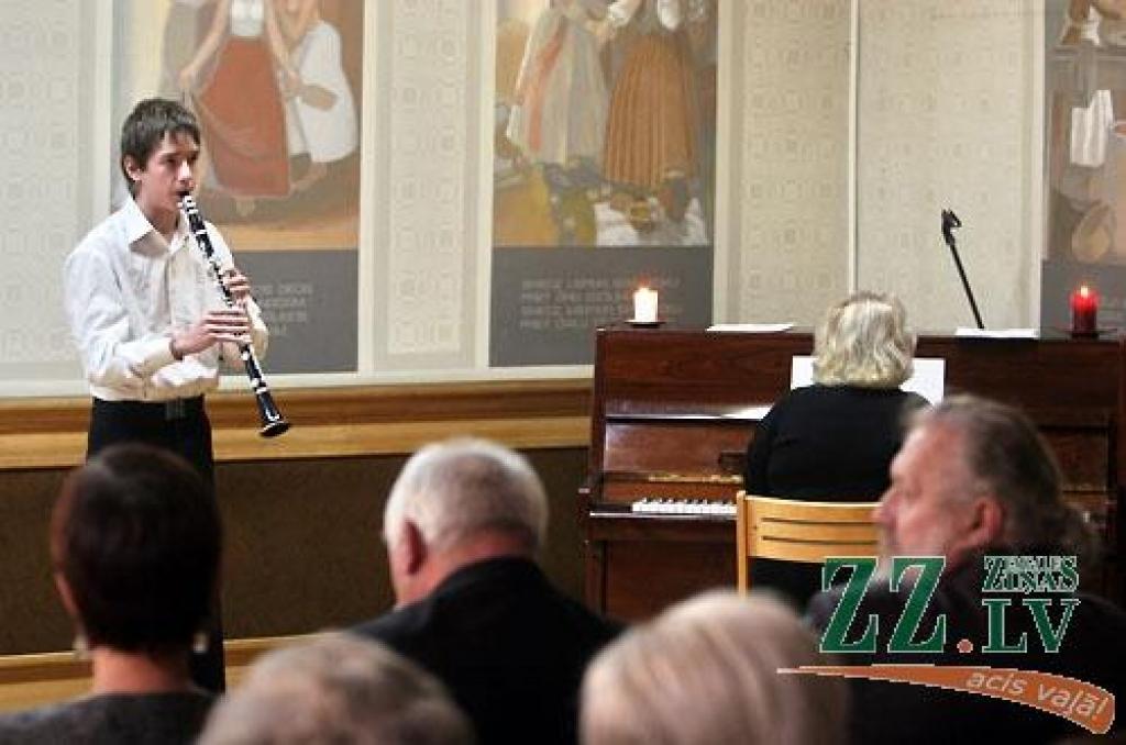 18.novembrī notika Jelgavas Latviešu biedrības svinīgs Latvijas Republikas proklamēšanas 91.gadadienas pasākums, kurā piedalījās daudz sabiedrībā pazīstamu jelgavnieku.
Tradicionāli valsts dibināšanas svētkos sanāca kopā Jelgavas Latviešu...
