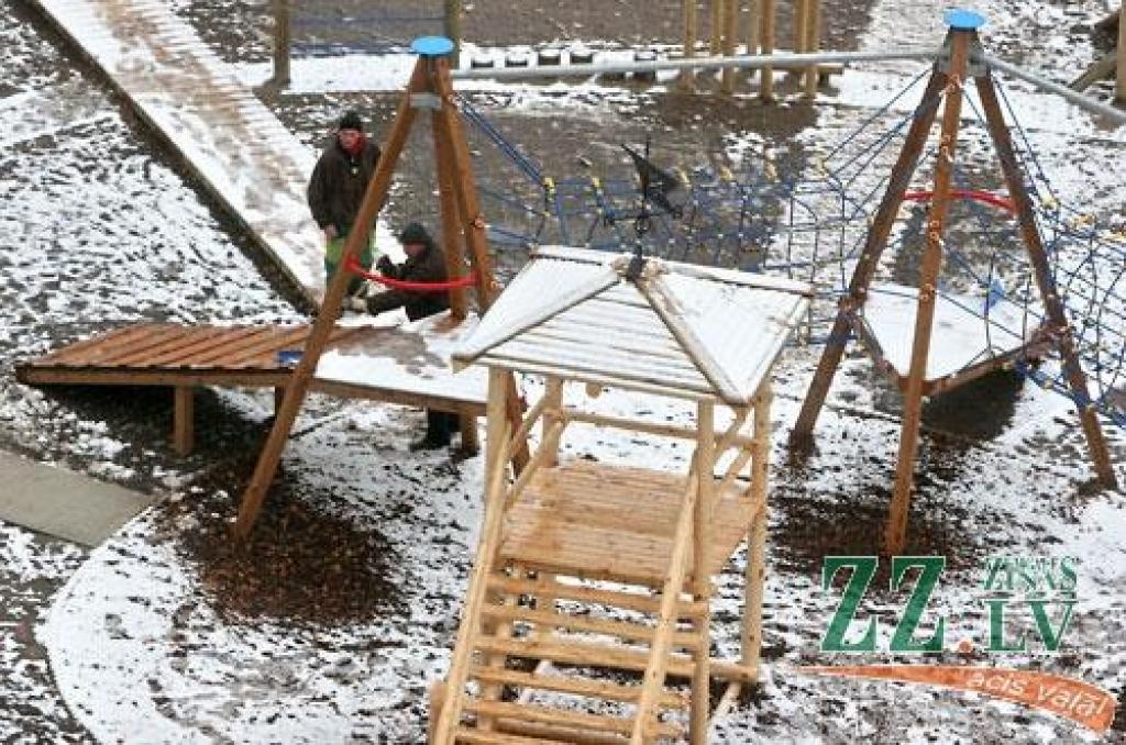 Kopš 12.novembra apmeklētājiem ir pieejams jaunais aktīvās atpūtas un vides izglītības laukums bērniem un pusaudžiem RAF dzīvojamā masīva Loka maģistrāles daudzdzīvokļu namu pagalmā. Projekta «Iesaisties un zini!» kopējās izmaksas ir 58...