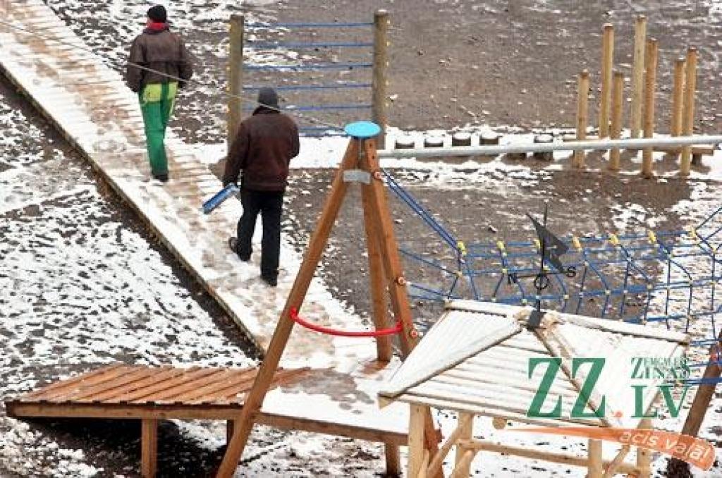 Kopš 12.novembra apmeklētājiem ir pieejams jaunais aktīvās atpūtas un vides izglītības laukums bērniem un pusaudžiem RAF dzīvojamā masīva Loka maģistrāles daudzdzīvokļu namu pagalmā. Projekta «Iesaisties un zini!» kopējās izmaksas ir 58...