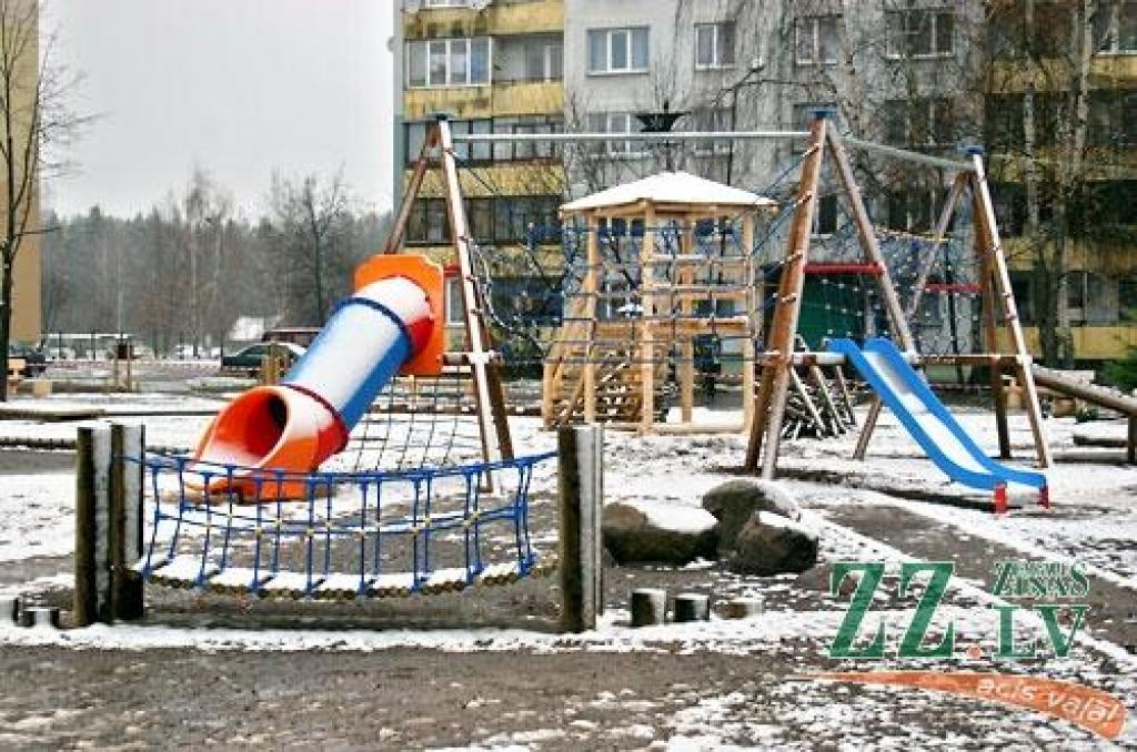 Kopš 12.novembra apmeklētājiem ir pieejams jaunais aktīvās atpūtas un vides izglītības laukums bērniem un pusaudžiem RAF dzīvojamā masīva Loka maģistrāles daudzdzīvokļu namu pagalmā. Projekta «Iesaisties un zini!» kopējās izmaksas ir 58...