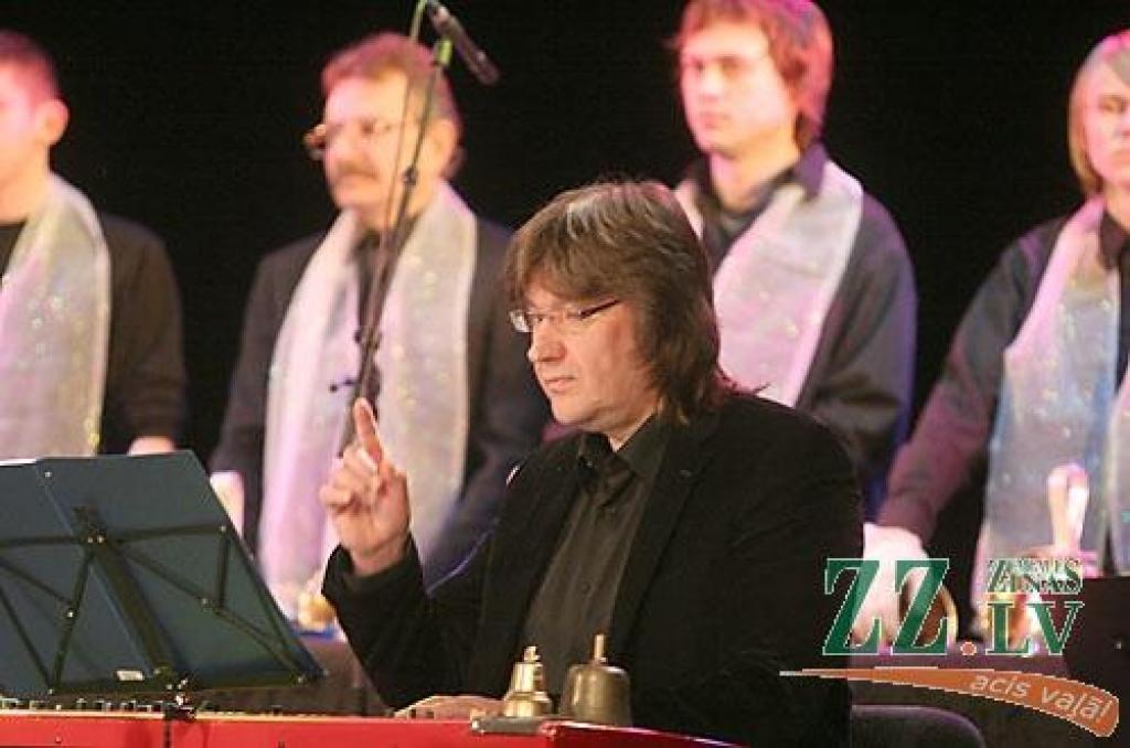 27.decembrī Jelgavas kultūras namā izskanēja koncerts «Zelta sirds», kurā tika izpildītas Jāņa Lūsēna dziesmas ar Kārļa Skalbes vārdiem. Tajā pāšā vakarā šī programma tika atskaņota arī Ogres novada Kultūras centrā.

Koncertā dziedāja...