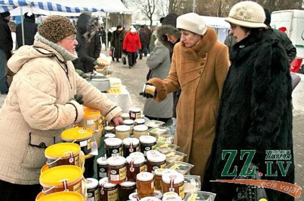 19.decembrī, Jelgavas centrā, Hercoga Jēkaba laukumā notika ikgadējais Ziemassvētku tirdziņš.