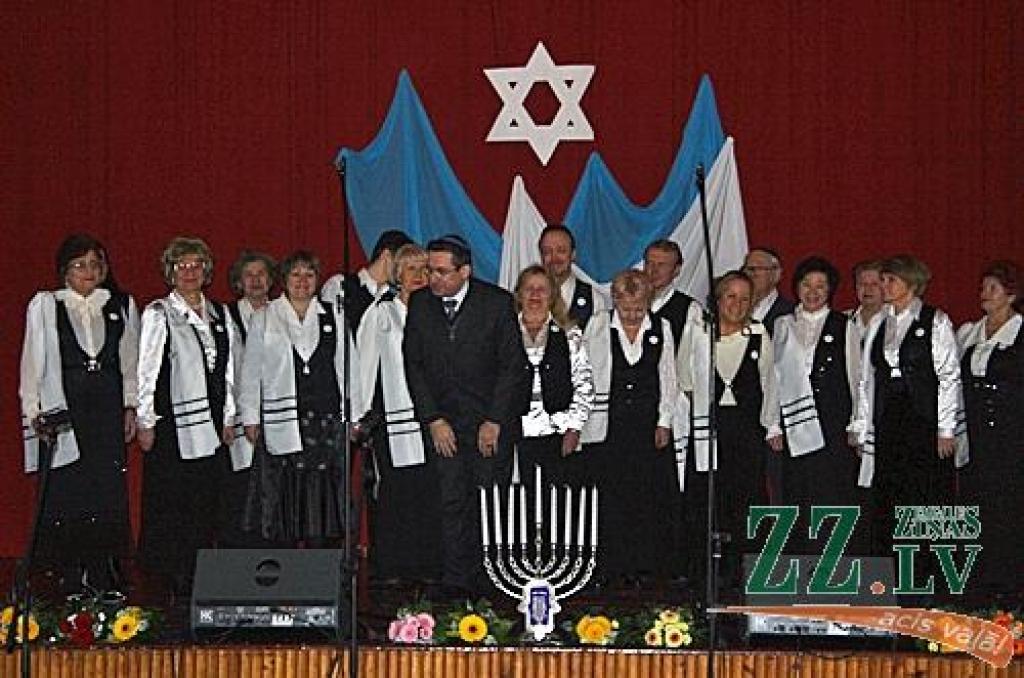 20.decembrī Jelgavas Amatu skolas aktu zālē notika Ebreju kultūras nedēļas noslēguma koncerts «Hanuka» – «חנוכה».

Koncertā ar ebreju tradicionālo deju priekšnesumiem uzstājās Jelgavas ebreju biedrības deju kolektīvs «Simha» (vadītājs...