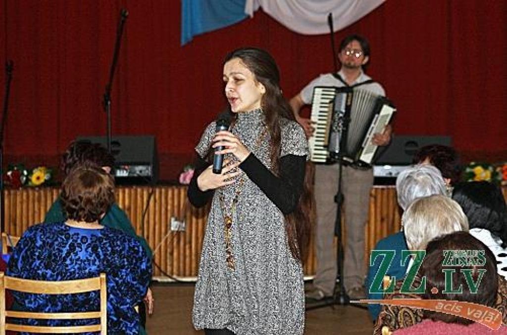 20.decembrī Jelgavas Amatu skolas aktu zālē notika Ebreju kultūras nedēļas noslēguma koncerts «Hanuka» – «חנוכה».

Koncertā ar ebreju tradicionālo deju priekšnesumiem uzstājās Jelgavas ebreju biedrības deju kolektīvs «Simha» (vadītājs...