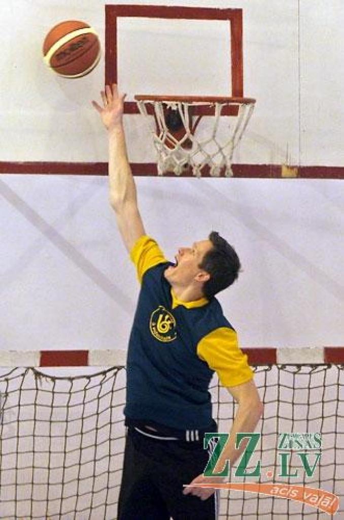 1.decembrī Jelgavas 5.vidusskolā skolēni tikās ar leģendāro basketbolistu un neseno sporta ierēdni Edgaru Šnepu. Tikšanos organizēja Sabiedrības integrācijas birojs pasākumu cikla «Izcilas personības – jelgavnieki» gaitā.