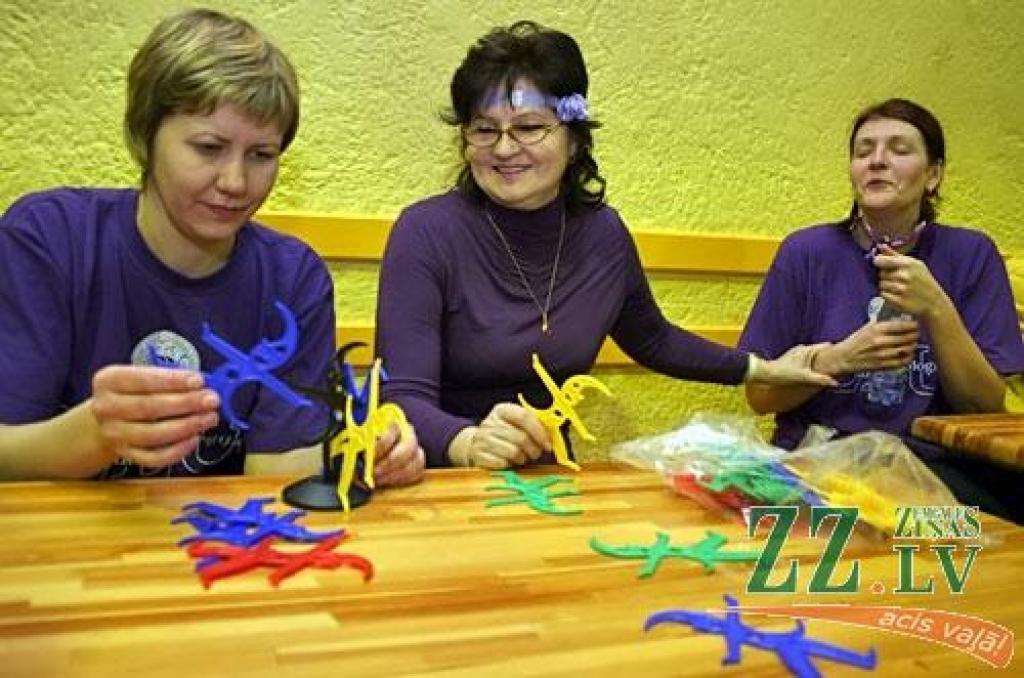 Visas fakultātes un kopumā 11 struktūrvienības bija pārstāvētas LLU gadskārtējā darbinieku sporta dienā, lai mērotos spēkiem dažādās sacensībās.
Sporta namā bija jāierodas ar jau izpildītu mājasdarbu par tēmu «Kā pavadījāt divu nedēļu...