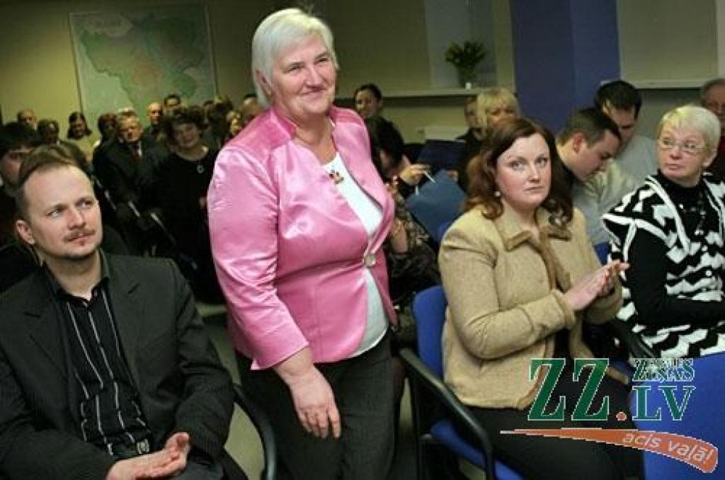 Ceturtdien, 14.janvārī Jelgavas Domes Sēžu zālē tika sveikti konkursa «Gaišākais pilsētvides objekts» laureāti. Konkursam ikviens varēja pieteikt pilsētas iestāžu, uzņēmumu un veikalu ēkas, kā arī privātmājas un daudzdzīvokļu namu balkonus...