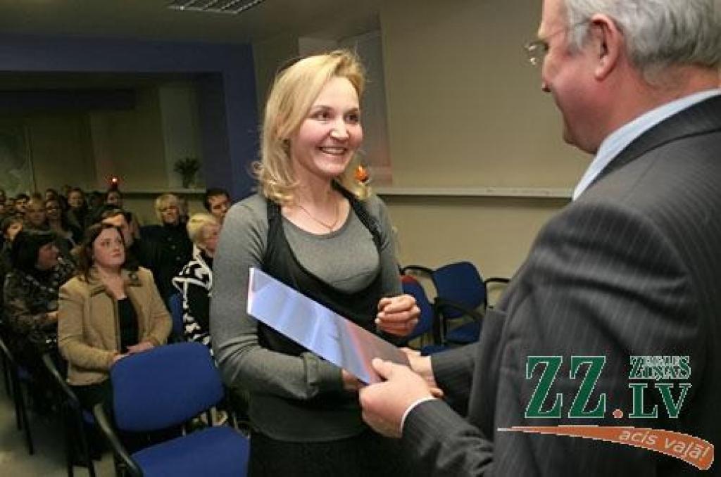 Ceturtdien, 14.janvārī Jelgavas Domes Sēžu zālē tika sveikti konkursa «Gaišākais pilsētvides objekts» laureāti. Konkursam ikviens varēja pieteikt pilsētas iestāžu, uzņēmumu un veikalu ēkas, kā arī privātmājas un daudzdzīvokļu namu balkonus...