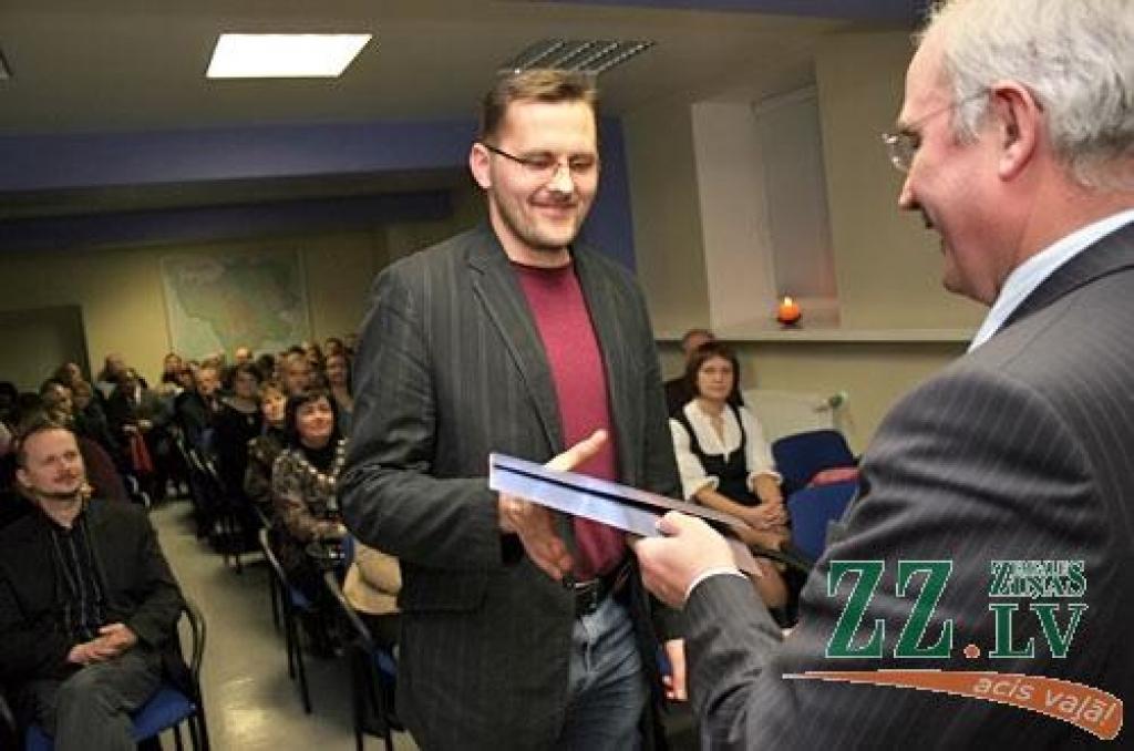 Ceturtdien, 14.janvārī Jelgavas Domes Sēžu zālē tika sveikti konkursa «Gaišākais pilsētvides objekts» laureāti. Konkursam ikviens varēja pieteikt pilsētas iestāžu, uzņēmumu un veikalu ēkas, kā arī privātmājas un daudzdzīvokļu namu balkonus...