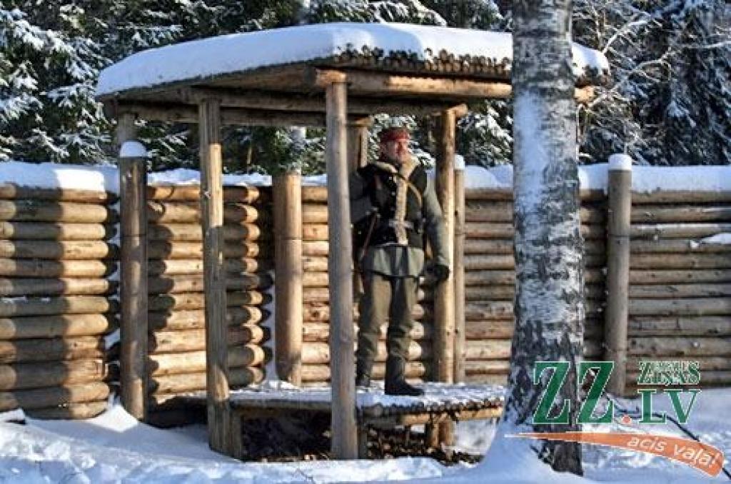 Vairāki simti ģimeņu, draugu un kolēģu, kara vēstures entuziastu, jaunsargu, skautu un gaidu sestdien, 9.janvārī, pulcējās tradicionālajā latviešu strēlnieku Ziemassvētku kauju atceres pasākumā, kas notika Latvijas Kara muzeja filiālē...