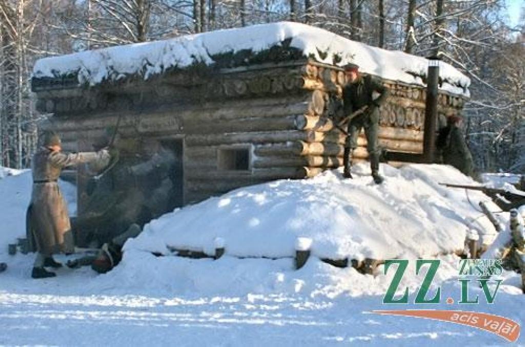 Vairāki simti ģimeņu, draugu un kolēģu, kara vēstures entuziastu, jaunsargu, skautu un gaidu sestdien, 9.janvārī, pulcējās tradicionālajā latviešu strēlnieku Ziemassvētku kauju atceres pasākumā, kas notika Latvijas Kara muzeja filiālē...