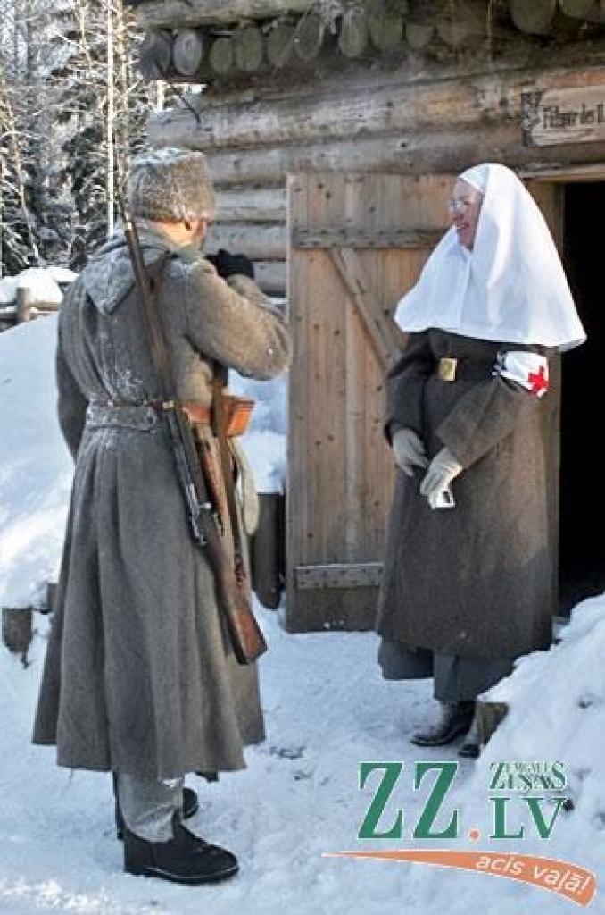 Vairāki simti ģimeņu, draugu un kolēģu, kara vēstures entuziastu, jaunsargu, skautu un gaidu sestdien, 9.janvārī, pulcējās tradicionālajā latviešu strēlnieku Ziemassvētku kauju atceres pasākumā, kas notika Latvijas Kara muzeja filiālē...