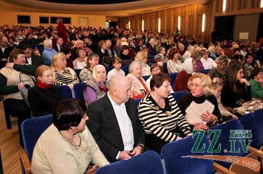 9.janvārī Jelgavas kultūras namā notika pareizticīgo Ziemassvētku koncerts «Ceļā...». Koncertā piedalījās Jelgavas 4.vidusskolas meiteņu koris «Spīgo», Jelgavas 2.pamatskolas folkloras koris «Zvoņņica», Sv.Simeona un Sv.Annas pareizticīgo...