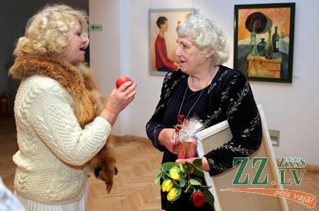 Jelgavas kultūras nams 2010.izstāžu gadu sāka ceturtdien uzreiz ar četru jaunu ekspozīciju atvēršanu. Visu jaunizstādīto darbu autori ir Jelgavas Tautas gleznošanas studijas dalībnieki, kas māku vizuāli izpausties papildina pie pedagogiem...