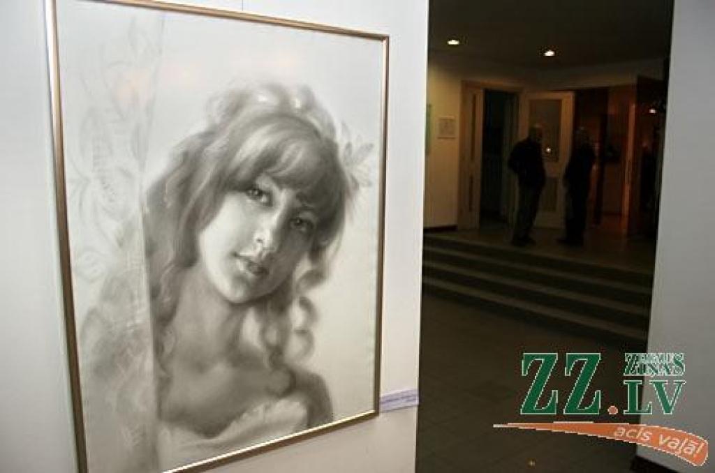 Jelgavas kultūras nams 2010.izstāžu gadu sāka ceturtdien uzreiz ar četru jaunu ekspozīciju atvēršanu. Visu jaunizstādīto darbu autori ir Jelgavas Tautas gleznošanas studijas dalībnieki, kas māku vizuāli izpausties papildina pie pedagogiem...