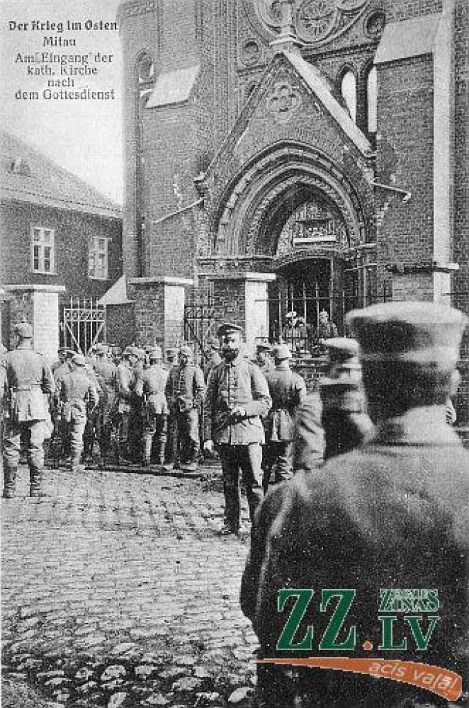 Turpinām virtuālās galerijas sēriju ar vecās Jelgavas attēliem no advokāta Normunda Reča kolekcijas.
Viņš to kolekcionē vairāk nekā divarpus gadus un ir sakrājis vairāk nekā 1000 dažādu fotogrāfiju, kartiņu un attēlu, kurās redzama...