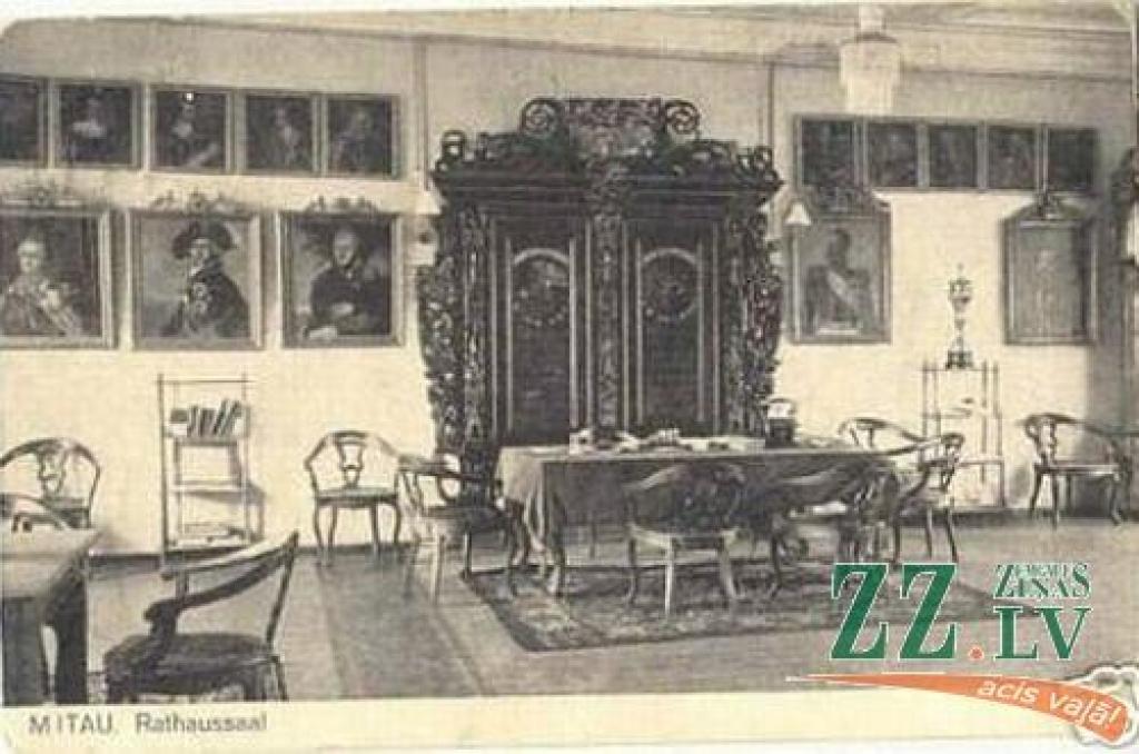 Turpinām virtuālās galerijas sēriju ar vecās Jelgavas attēliem no advokāta Normunda Reča kolekcijas.
Viņš to kolekcionē vairāk nekā divarpus gadus un ir sakrājis vairāk nekā 1000 dažādu fotogrāfiju, kartiņu un attēlu, kurās redzama...