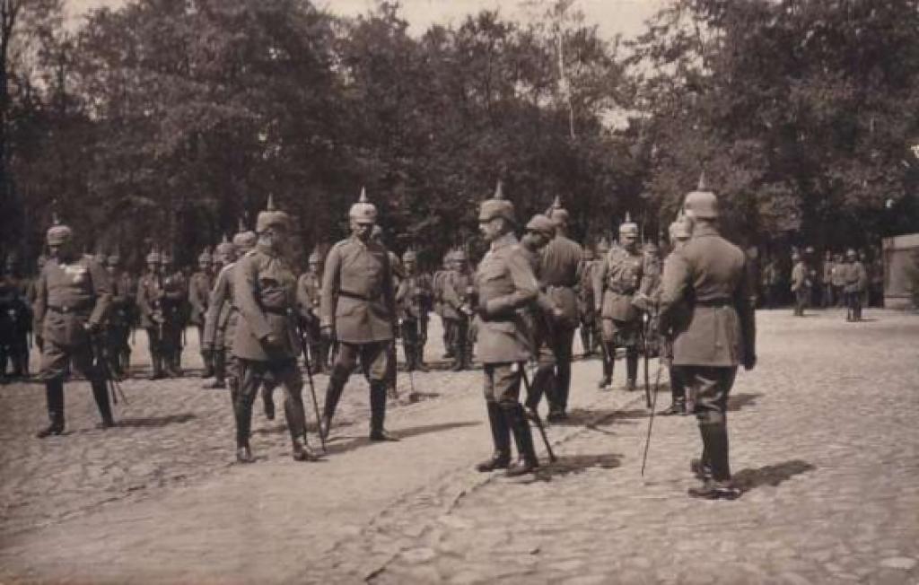 Vācu virsnieki Vācijas ķeizara Vilhelma II vizītes laikā. No Normunda Reča kolekcijas.
Autors: portāla zz.lv redaktors