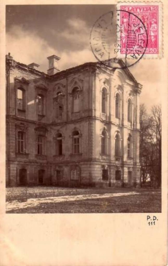 Latvijas pirmās brīvvalsts laikā Jelgavas pils ilgstoši bija drupu stāvoklī pēc Pirmā Pasaules kara, pēcāk to restaurēja
Autors: portāla zz.lv redaktors