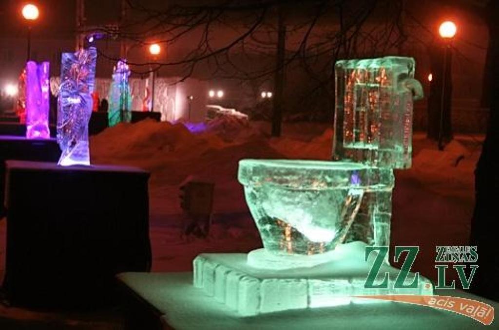 Piektdienas vakarā Uzvaras parks vēra vārtus XII Starptautiskā ledus skulptūru festivāla apmeklētājiem. Skatītāju vērtējumam nodots mākslinieku dažbrīd netradicionālais skatījums uz festivāla tēmu «Apkārt pasaulei».

Šogad festivālā dominē...
Autors: > www.zz.lv