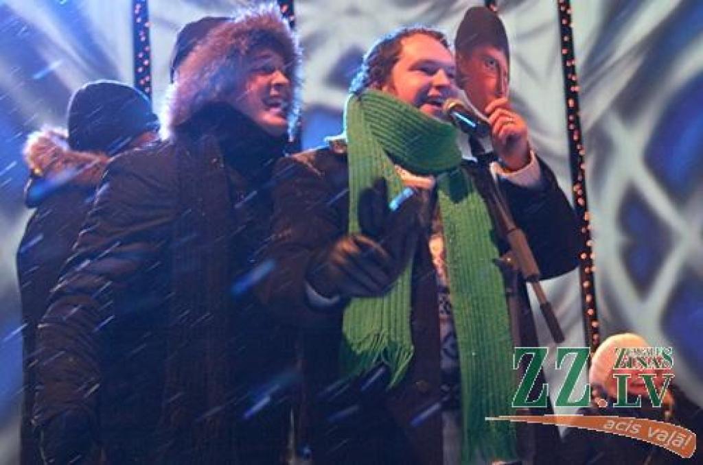 Piektdienas vakarā Uzvaras parks vēra vārtus XII Starptautiskā ledus skulptūru festivāla apmeklētājiem. Skatītāju vērtējumam nodots mākslinieku dažbrīd netradicionālais skatījums uz festivāla tēmu «Apkārt pasaulei».

Šogad festivālā dominē...
Autors: > www.zz.lv
