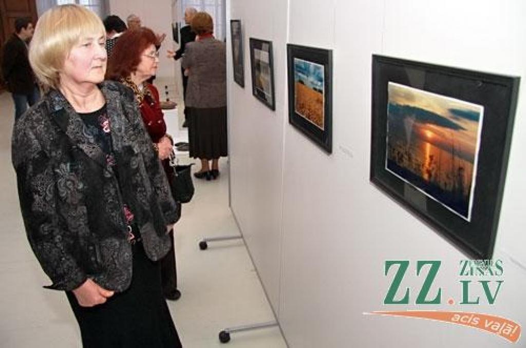 Kopš 18.marta Ģ.Eliasa Jelgavas Vēstures un mākslas muzejā skatāma Gunta Eniņa izstāde «Dabas pieminekļi Latvijas ainavā».

G.Eniņš ir pazīstams kā cilvēks, kurš jau daudzus gadus ir draugos ar mūsu zemes sirmajiem ozoliem un simtgadīgajām...