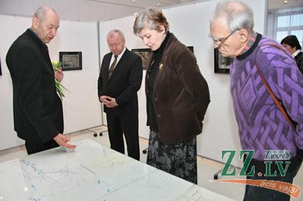 Kopš 18.marta Ģ.Eliasa Jelgavas Vēstures un mākslas muzejā skatāma Gunta Eniņa izstāde «Dabas pieminekļi Latvijas ainavā».

G.Eniņš ir pazīstams kā cilvēks, kurš jau daudzus gadus ir draugos ar mūsu zemes sirmajiem ozoliem un simtgadīgajām...