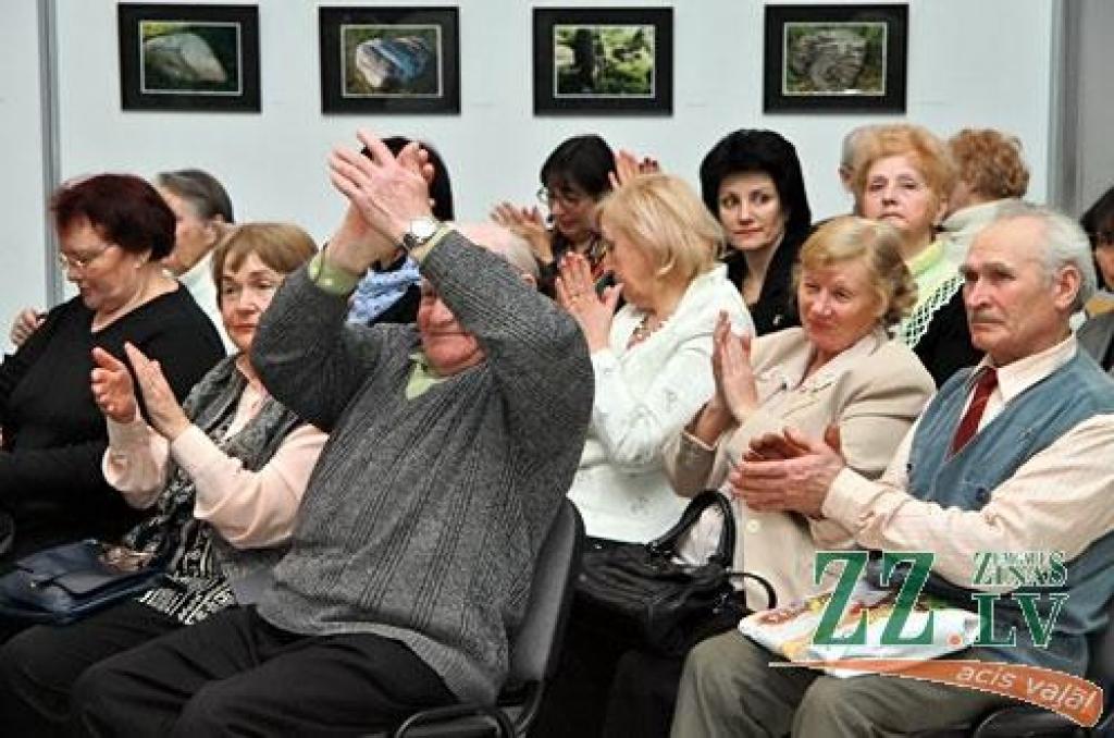 Rītvakar pulksten 17.30 ar koncertu «Russkije napevi» pilsētas kultūras namā, kur līdz ar Jelgavas kolektīviem «Slavjanočka» un «Zvonņica» uzstāsies arī jēkabpilieši un viesi no Krievijas pilsētas Kirovas, noslēgsies krievu kultūras...