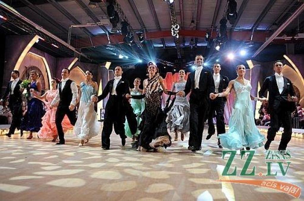 7.martā šovā «Dejo ar zvaigzni 3» Santa Didžus un jelgavnieks Māris Pūce šova skatītājus un žūriju pārsteidza ar negaidītu uzdrīkstēšanos, kas vēl ilgi saglabāja zināmu apjumu un viedokļu dalīšanos žūrijā - viņi dejoja asu tango,...