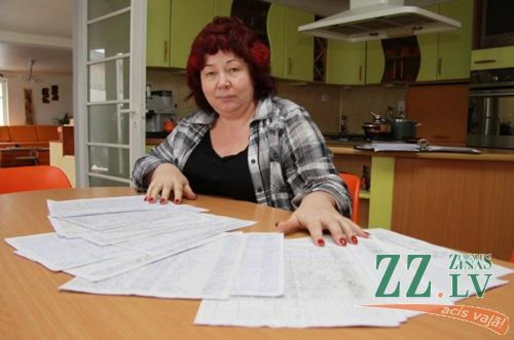 Sesavniece Inese Bartuševica ar 613 iedzīvotāju parakstiem.
Autors: Agris Samcovs