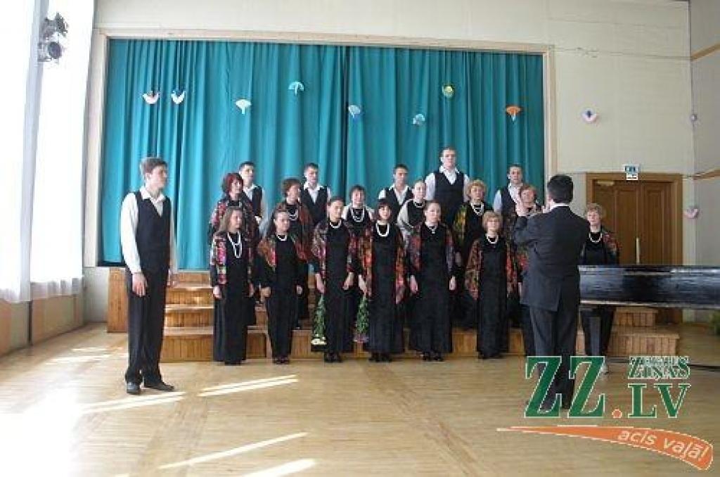 17.aprīlī Jelgavas 4.vidusskolā notika apvienota pilsētas koru skate un Jelgavas un Ozolnieku novadu koru skate. Fotogalerijā piedāvājam nelielu ieskatu tās norisē un iespaidos.
«Mūsu kori vienmēr strādājuši nopietni, ko apliecina arī šīs...
