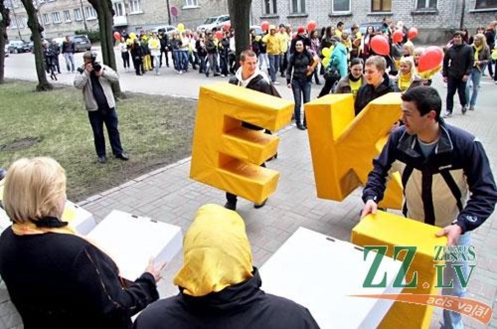 7.aprīlī savu fakultātes dienu svinēja Latvijas Lauksaimniecības universitātes (LLU) Ekonomikas fakultātes (EF) studenti. «Eku dienas 2010» atklāja šogad pirmos no tradicionālajiem fakultāšu svētkiem, kam vieni pēc otriem drīz sekos citi,...