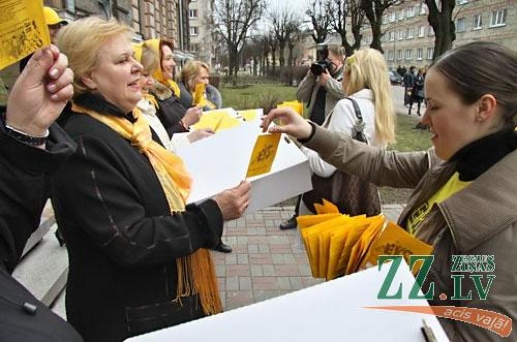 7.aprīlī savu fakultātes dienu svinēja Latvijas Lauksaimniecības universitātes (LLU) Ekonomikas fakultātes (EF) studenti. «Eku dienas 2010» atklāja šogad pirmos no tradicionālajiem fakultāšu svētkiem, kam vieni pēc otriem drīz sekos citi,...