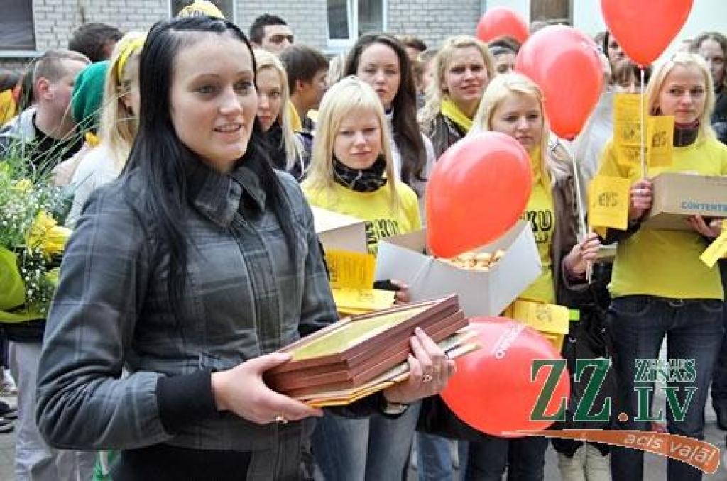 7.aprīlī savu fakultātes dienu svinēja Latvijas Lauksaimniecības universitātes (LLU) Ekonomikas fakultātes (EF) studenti. «Eku dienas 2010» atklāja šogad pirmos no tradicionālajiem fakultāšu svētkiem, kam vieni pēc otriem drīz sekos citi,...