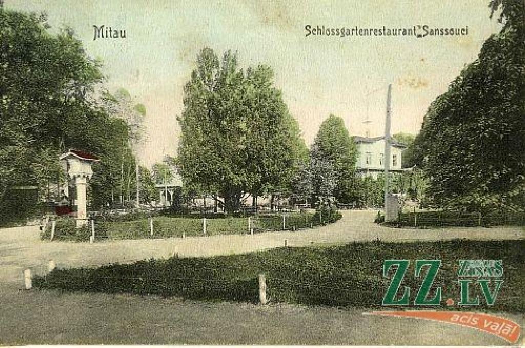 Kaut arī paviljona ēka Jelgavas pils parkā mūsdienās zināma kā LLU Studentu kluba mājvieta, bet tā būvēta kā restorāns. Vecajā attēlā redzam, ka arī agrāk ap to vietu atradies restorāns ar kolonnu terasi - tas bija «Sans Souci» (franču...