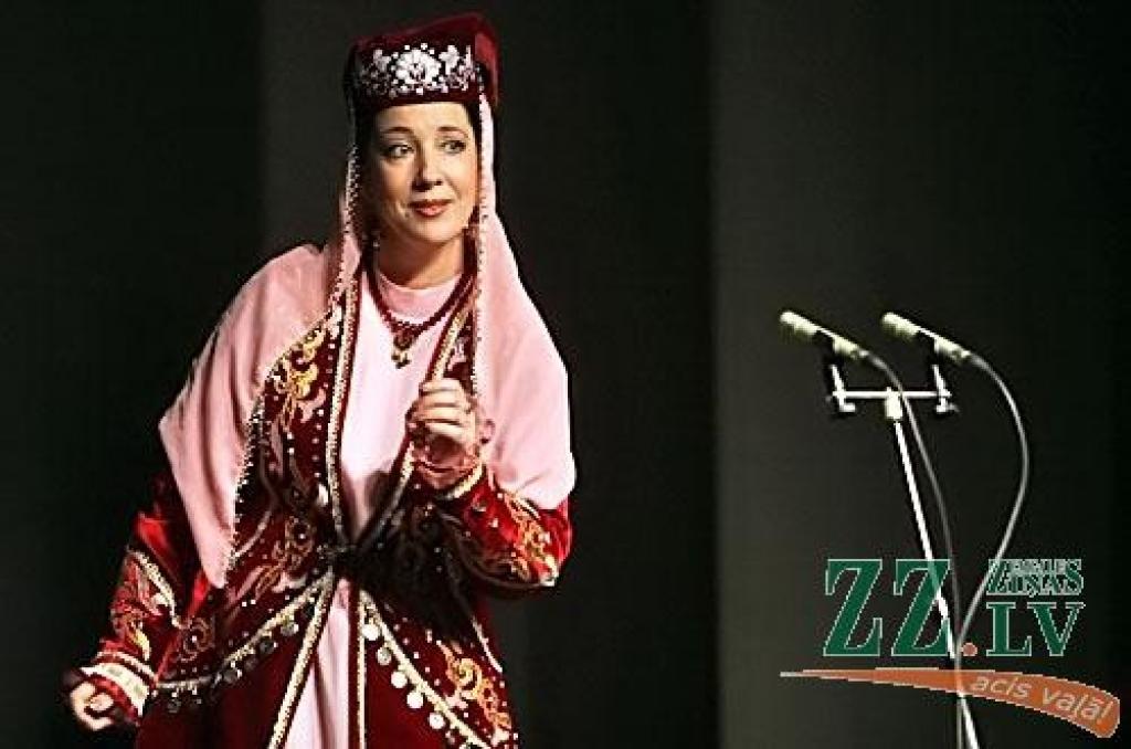 Akcentējot nacionālo kultūru dažādību un bagātību Jelgavā, kā arī spēju vienoties un piederēt savai valstij, piektdienas, 21.maija, vakarā pilsētas kultūras namā izskanēja Jelgavas nacionālo kultūras biedrību asociācijas rīkotais koncerts...