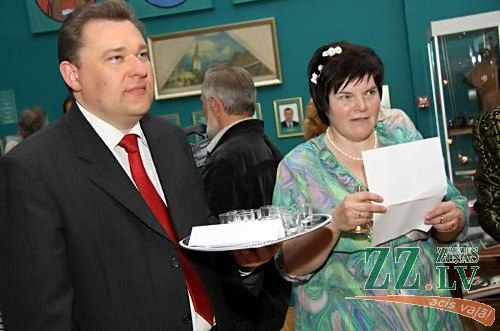 Tieši septiņos vakarā ar hercoga Jēkaba uzrunu no «Academia Petrina» ēkas balkona sākās Muzeju nakts pasākumi Ģ.Eliasa Jelgavas Vēstures un mākslas muzejā. Līdz pat vieniem naktī rosība valdīs gan šeit, gan Jelgavas pilī, gan Dzelzceļa...