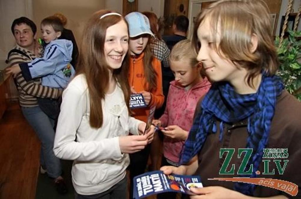 Tieši septiņos vakarā ar hercoga Jēkaba uzrunu no «Academia Petrina» ēkas balkona sākās Muzeju nakts pasākumi Ģ.Eliasa Jelgavas Vēstures un mākslas muzejā. Līdz pat vieniem naktī rosība valdīs gan šeit, gan Jelgavas pilī, gan Dzelzceļa...