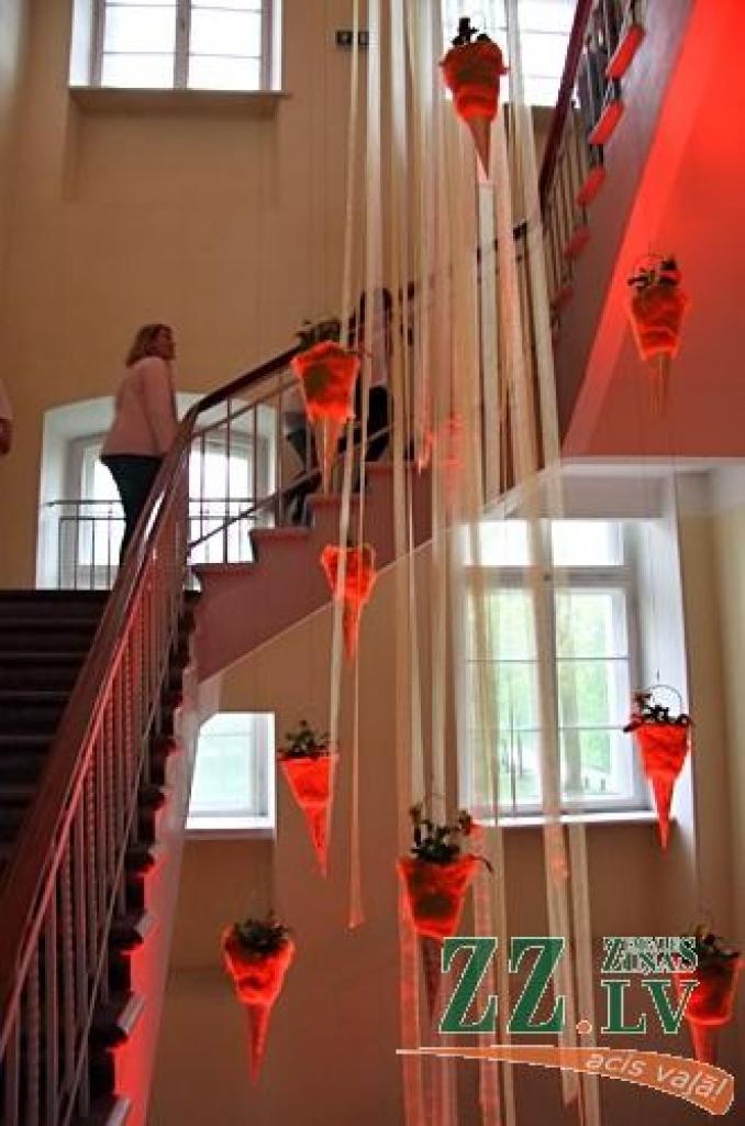 Tieši septiņos vakarā ar hercoga Jēkaba uzrunu no «Academia Petrina» ēkas balkona sākās Muzeju nakts pasākumi Ģ.Eliasa Jelgavas Vēstures un mākslas muzejā. Līdz pat vieniem naktī rosība valdīs gan šeit, gan Jelgavas pilī, gan Dzelzceļa...