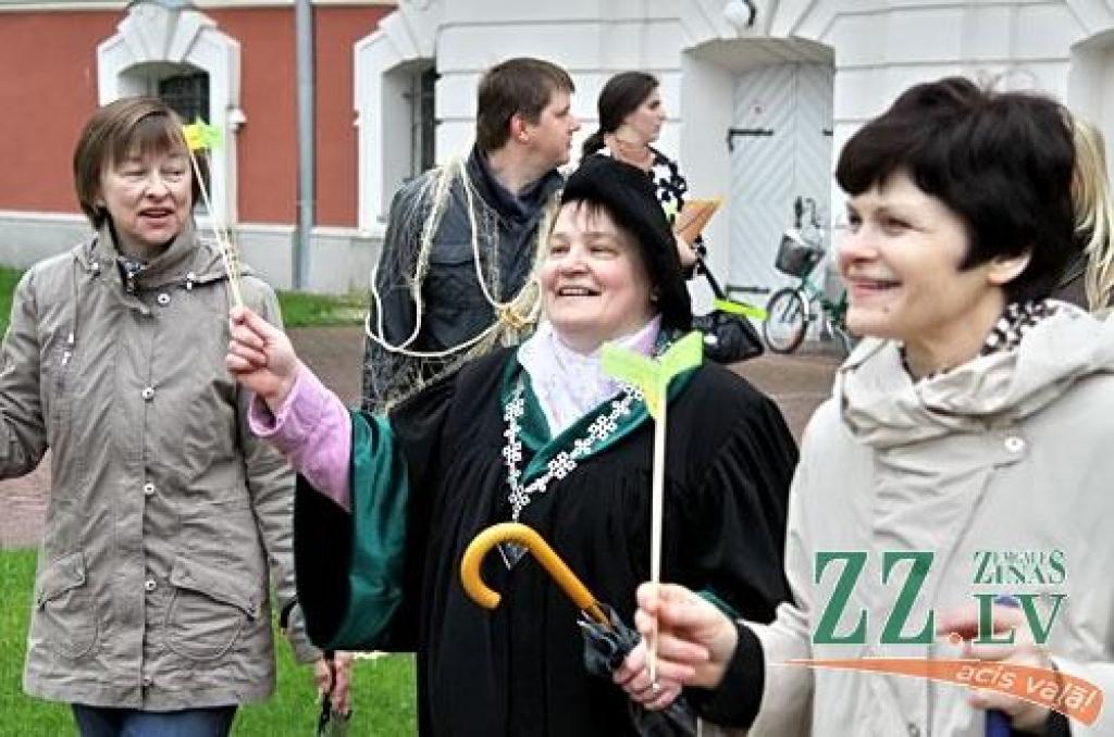 «Agronomu dienas», kas šorīt sākās ar gājienu Jelgavas ielās, šodien norisinās Jelgavā, bet rīt pārcelsies uz Vecauci. «Agronomu dienas» turpina tradicionālo LLU fakultāšu svētku sēriju, kur pēdējās fakultāšu dienas - «Vetu dienas 2010» -...