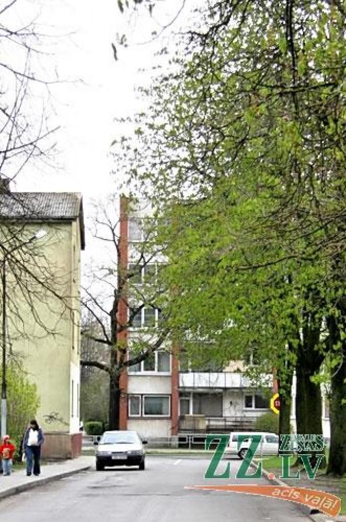 Arī šoreiz «Ziņu» fotogrāfs iemūžinājis mūsdienās aptuveni tādu pašu ainavu, kāda fotografēta 20.gadsimta sākumā, taču, ņemot vērā galerijas pirmās bildes tehniskās prasības pēc horizontāla kadrējuma, salīdzināmie attēli ir fotogalerijas...